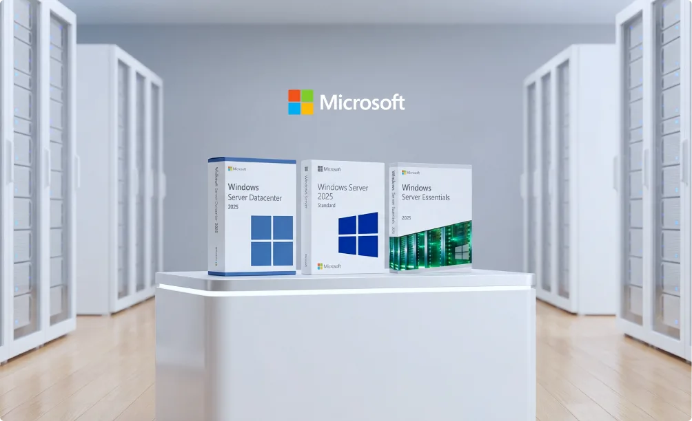 Showroom-Bild: Microsoft® Windows® Server 2025 – Produktboxen auf weißem Podest mit Microsoft-Logo (helle Ausstellungsfläche)