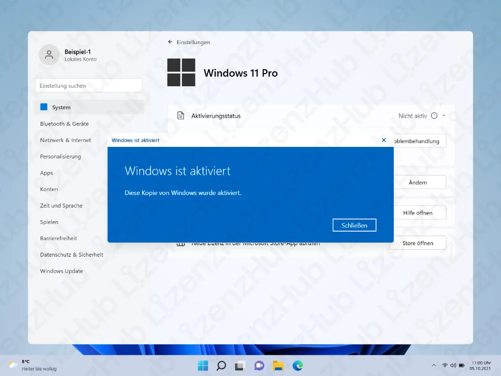 Ein Aktivierungsfenster von Windows 11 Pro zeigt die Meldung Windows ist aktiviert. Die Schaltfläche Schließen ist hervorgehoben. Im Hintergrund ist die Seite Aktivierung in den Einstellungen zu sehen.