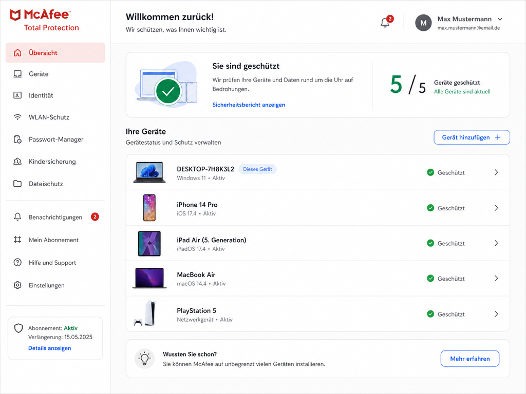 Screenshot des McAfee Total Protection-Dashboards in deutscher Sprache, auf dem der Schutzstatus von fünf Geräten angezeigt wird, die alle als „geschützt“ gekennzeichnet sind, sowie Optionen zum Verwalten oder Hinzufügen weiterer Geräte.