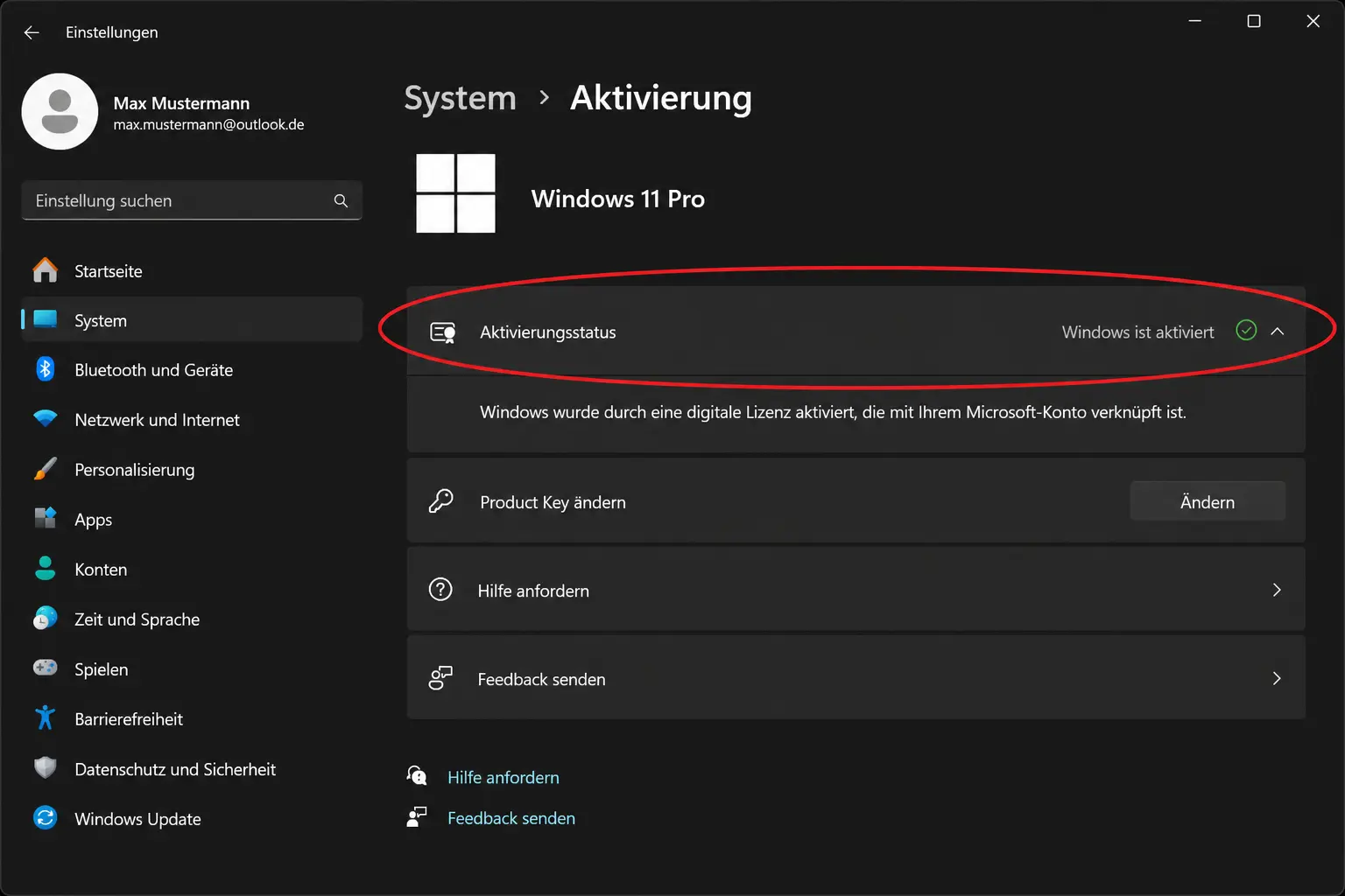 Der Bildschirm mit den Aktivierungseinstellungen von Windows 11 Pro in deutscher Sprache, auf dem unter „Aktivierungsstatus“ die Meldung „Windows ist aktiviert“ angezeigt wird; der Bereich ist rot eingekreist. Links sind teilweise Benutzerinformationen zu sehen.